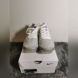 Nike Flyknit Sneakers in White and Purple